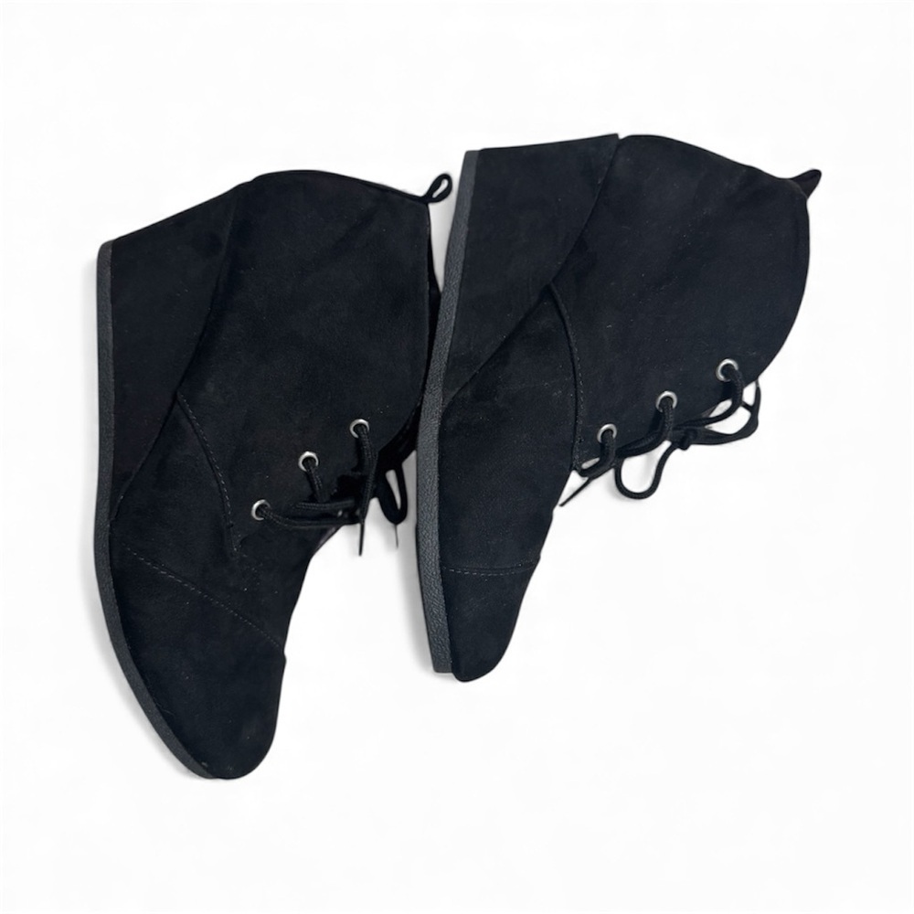 Attention Black Lace Up Women's Boots